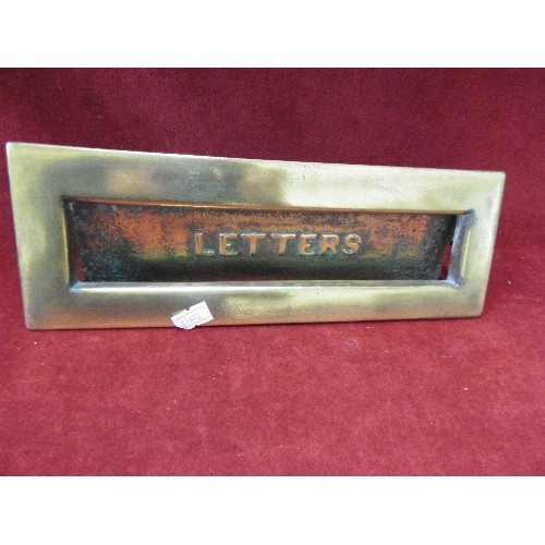 99 - VINTAGE BRASS LETTERBOX, TRIVET, FIRESIDE COMPANION ITEMS.