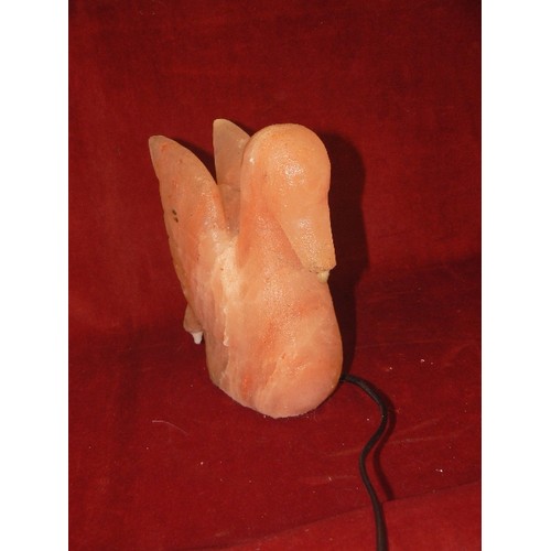 250 - HIMALAYAN SALT LAMP IN THE FORM OF A BIRD.