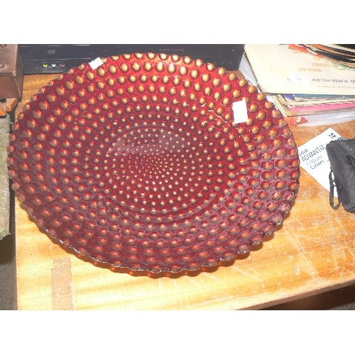 304 - LARGE RED & GOLD GLASS 'BOBBLE' CHARGER-PLATE.