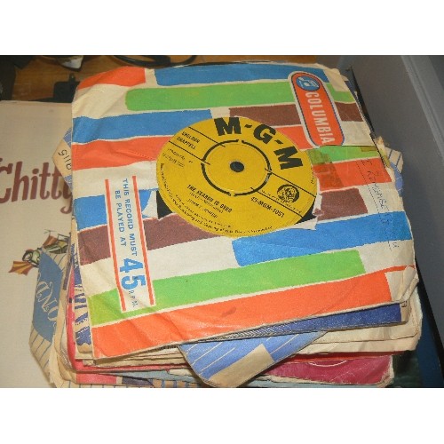 305 - VINTAGE LP'S INC CHITTY CHITTY BANG BANG, NAT KING COLE 20 GREATEST, JOHNNY MATHIS ETC, ALSO 45'S IN... 