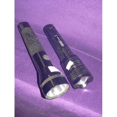 155 - A HEAVY STREAMLIGHT.INC.USA TORCH, ALSO A DRAPERS TORCH.