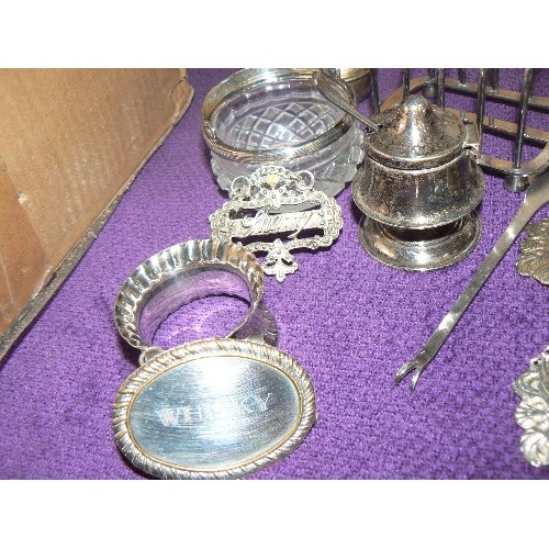 132 - COLLECTION OF VINTAGE SILVER-PLATED ITEMS, INC DECANTER TAGS, MUSTARD POT, CRUET, NAPKIN RING, TOAST... 