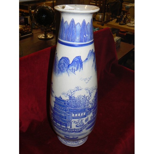 195 - LARGE CHINESE VASE, TRADITIONALLY DECORATED WITH PAGODAS & FIGURES, BLUE & WHITE.