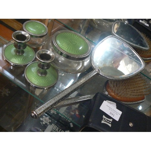 391 - ART DECO DRESSING TABLE ITEMS, POTS, CANDLE HOLDERS, HAND MIRRORS PLUS A GROOMING SET IN LEATHER CAS... 