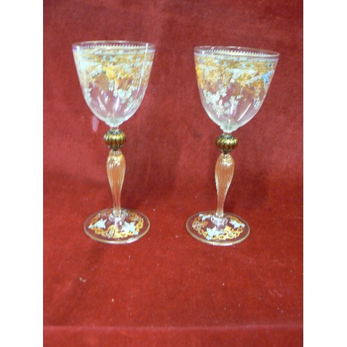 1 - A LOVELY VINTAGE PAIR OF VENETIAN MURANO WINE GLASSES