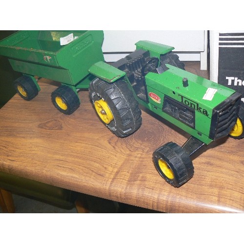 410 - TONKA TRACTOR & TRAILER. GREEN.