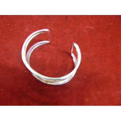 30 - SILVER 925 BANGLE