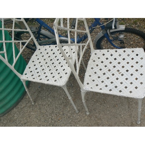 623 - PAIR OF WHITE PAINTED METAL GARDEN CHAIRS