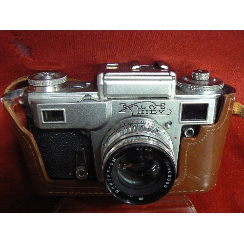 58 - RUSSIAN CCCP KIEV 4 35 MM CAMERA WITH JUPITER - 8M 2/50 LENS WITH CASE