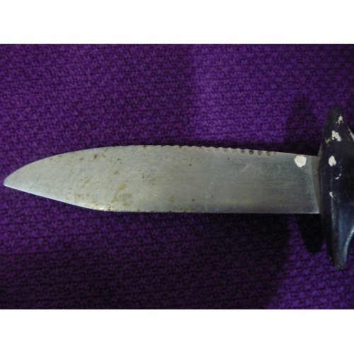 56 - VINTAGE HUNTING KNIFE