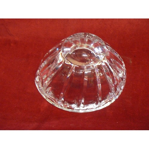 70 - HEAVY LEAD CRYSTAL BOWL. BOAT-SHAPED.