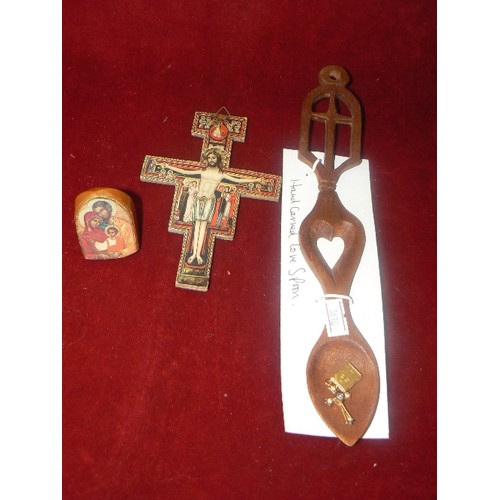 195 - HAND-CARVED WOODEN LOVE SPOON, ALSO SMALL RELIGOUS CROSS WITH HANGING HOOK, TINY CROSS AND LOCKET ET... 