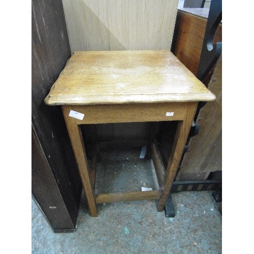 296 - TALL LIGHT-OAK SIDE TABLE WITH PIE-EDGING.