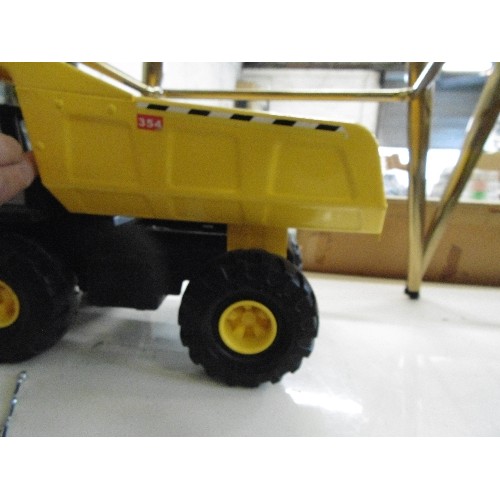 207 - LARGE TONKA 354 DUMPER TRUCK.