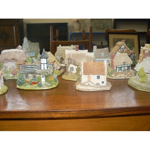 325 - LILLIPUT LANE. LARGE COLLECTION.