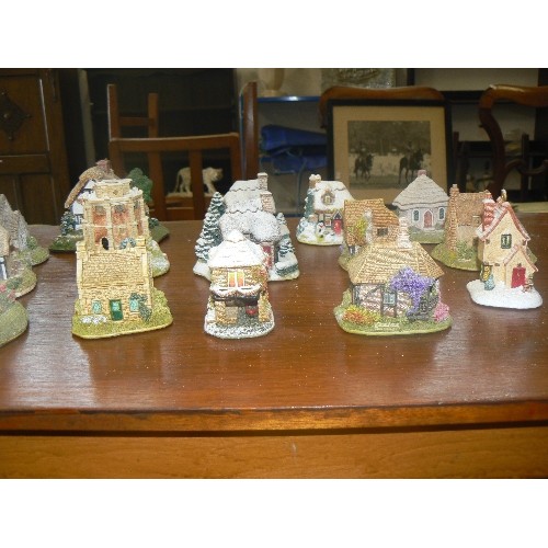 325 - LILLIPUT LANE. LARGE COLLECTION.