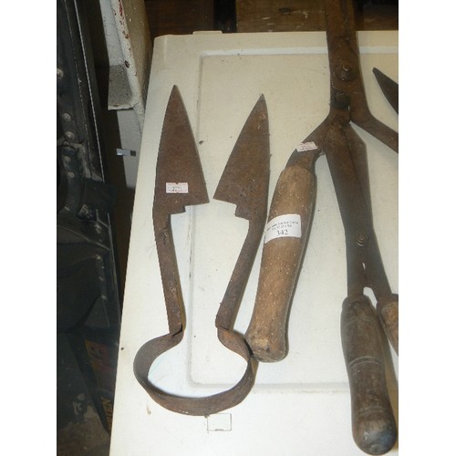 342 - 3 PAIRS OF SHEARS, AND A SET OF HEDGE CLIPPERS.