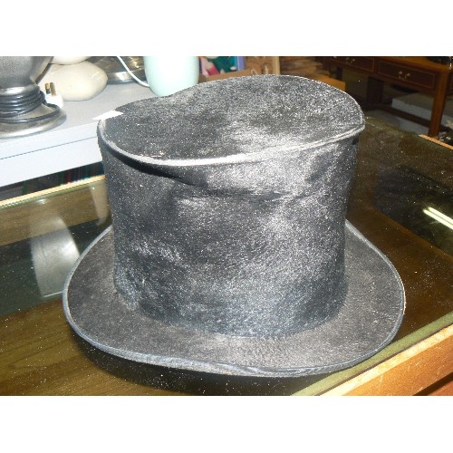 405 - VINTAGE TOP-HAT. LINCOLN BENNETT & CO. SACKVILLE STREET. PICCADILLY. LONDON.