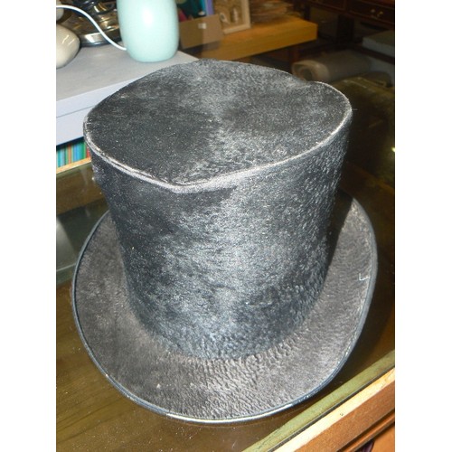 405 - VINTAGE TOP-HAT. LINCOLN BENNETT & CO. SACKVILLE STREET. PICCADILLY. LONDON.