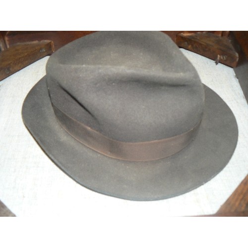 434 - QUANTITY OF VINTAGE HATS INCLUDING FALCON, LOCK & CO HATTERS LONDON, ATTABOY ETC