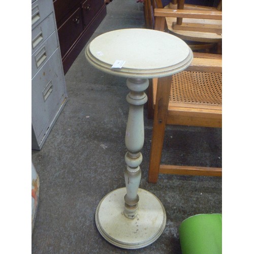 449 - SHABBY CHIC WINE  TABLE