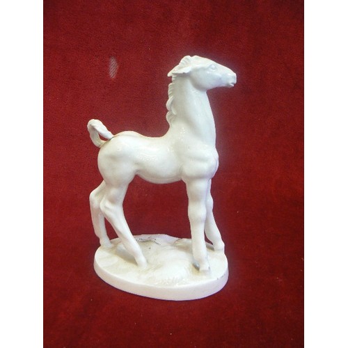 7 - A MEISSEN WHITE HORSE MARKS UNDER (REPAIRED)