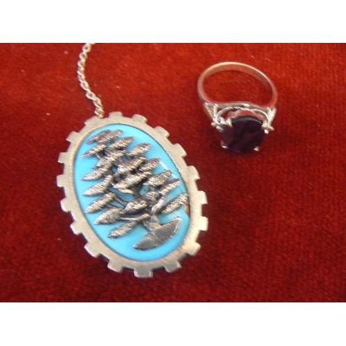 26 - AN ABALONE SHELL RING AND A TREE OF LIFE ENAMEL BROOCH