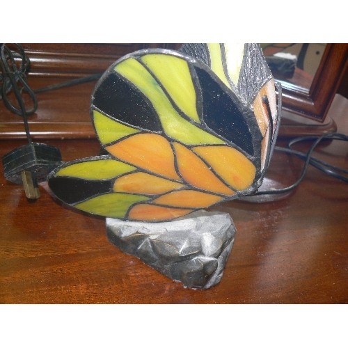 383 - TIFFANY STYLE BUTTERFLY LAMP. STAINED GLASS IN CITRUS COLOURS.