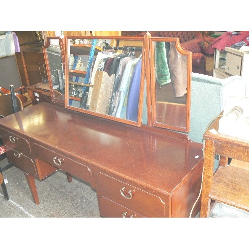 456 - G PLAN RED LABEL 5 DRAWER DRESSING TABLE