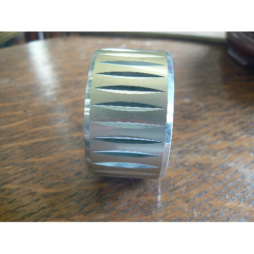 457 - 3 PAIRS OF BOXED CONRAH CRYSTAL CUT ANODISED ALUMINIUM NAPKIN RINGS