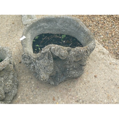 575 - CONCRETE GARDEN PLANTER WITH FOX