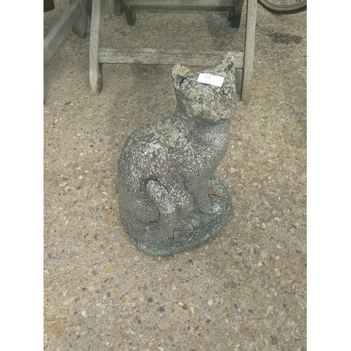 571 - CONCRETE CAT GARDEN ORNAMENT