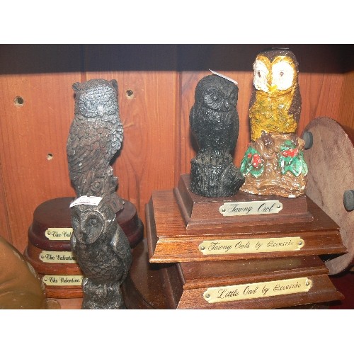 282 - BEAUTIFUL BOXER DOG FIGURE. ALSO 4 X OWLS FROM LEONARDO COLLECTION, AND A QUANTITY OF WOODEN LEONARD... 