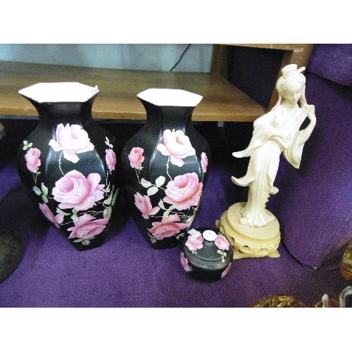 106 - A PAIR OF BLACK VASES BY AG. RICHARSON & CO LTD. CROWN DUCAL. WILLIAM JOHNSON IN 1917, WITH PINK ROS... 