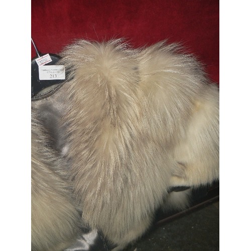 213 - VINTAGE SILVER FOX FUR CAPE.