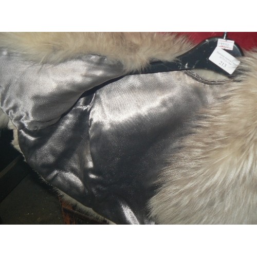 213 - VINTAGE SILVER FOX FUR CAPE.