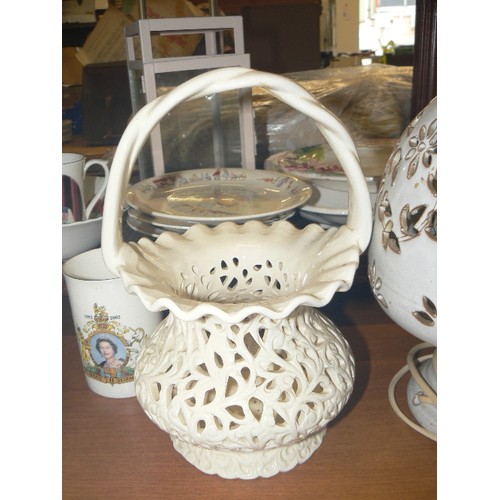 220 - MIXED CERAMICS, INCLUDING A FRETWORK STUDIO POTTERY LAMP BASE & BASKET VASE, SERVING PLATTER, NIBBLE... 