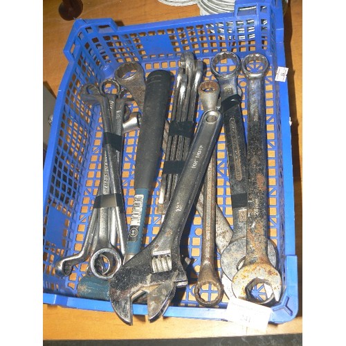 241 - CRATE OF LARGE COMBINATION SPANNERS, ADJUSTABLE WRENCH, DOUBLE-ENDED SPANNERS, RING SPANNERS, CLAW H... 