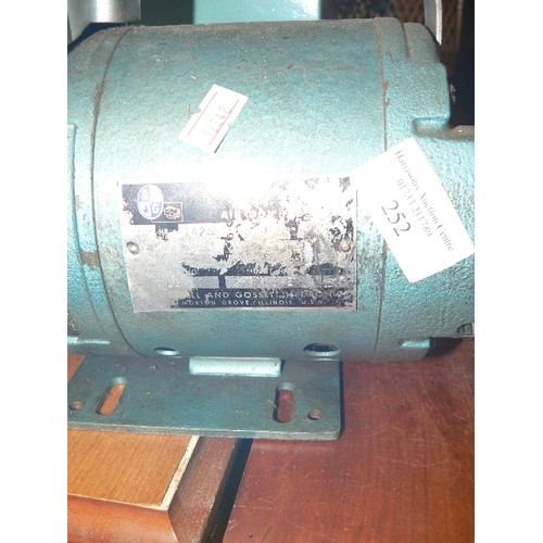 252 - AIR COMPRESSOR BY OIL-LESS, USA.