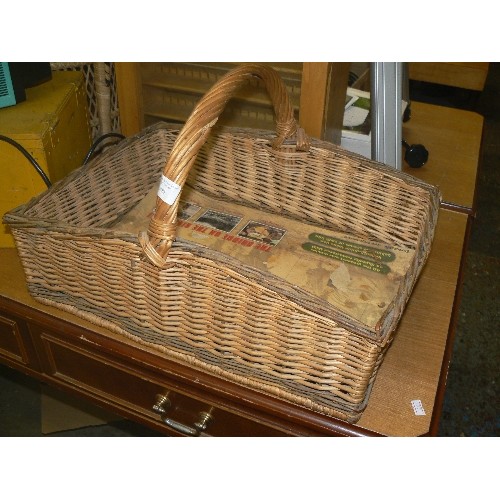 260 - VINTAGE BAKERS STYLE WICKER BASKET WITH STRONG HANDLE.