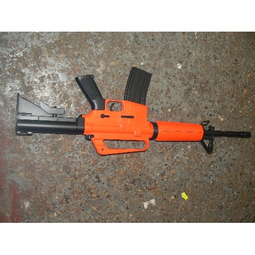 65 - BB GUN. M16 STYLE AIRSOFT.