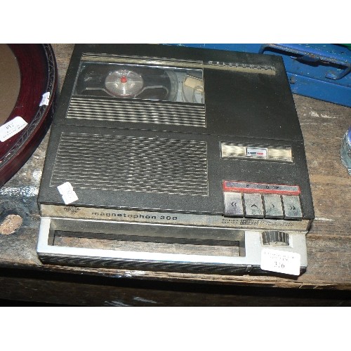 VINTAGE TELEFUNKEN MAGNETOPHON 300 TAPE RECORDER. TWIN SPOOL.