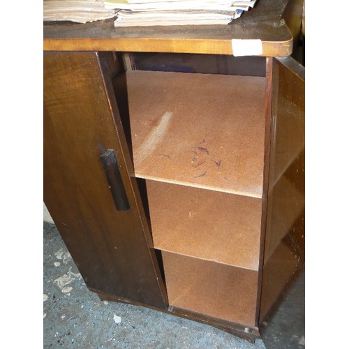 333 - RETRO-VINTAGE TV CABINET. 1 SIDE HAS ORIGINAL PINK GLASS SCREEN, THE OTHER HAS DOUBLE DOORS. INNER S... 