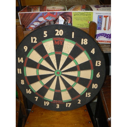 335 - M.Y. DARTBOARD. MADE IN ENGLAND.