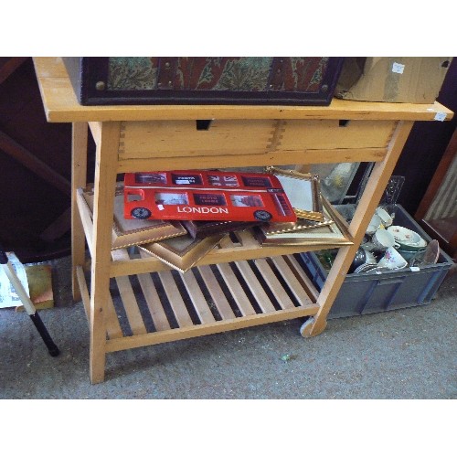 347 - BEECH BUTCHERS BLOCK KITCHEN BENCH ON CASTORS. 2 LOWER SLATTED SHELVES AND 2 DRAWERS.