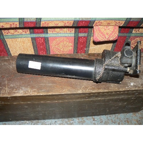 408 - WWII NAVY GUN SIGHT. KODAK GUN SIGHT TELECOPE. PATT G376, SERIAL CAN5236, OFF DECK ANTI-AIRCRAFT GUN... 