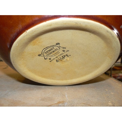 423 - DENBY STONEWARE 4.5 PINT BOWL & 6 PINT BOWL. BROWN WITH DUCK-EGG LINED.