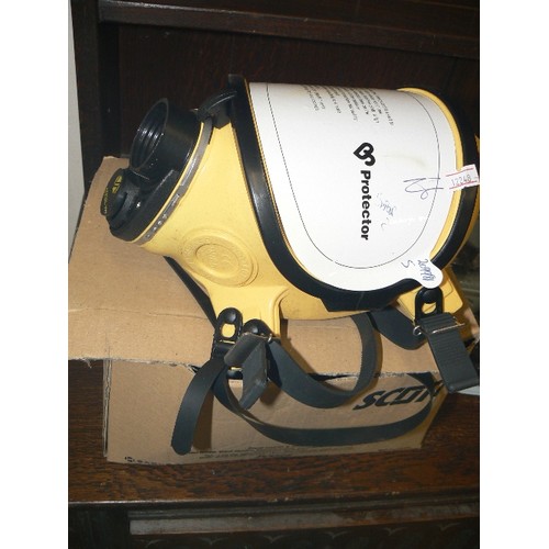 478 - VISORGUARD PROTECTOR FACEMASK VISOR WITH BREATHING FILTER AND RUBBER COMFORT STRAPS. APPEARS NEW WIT... 