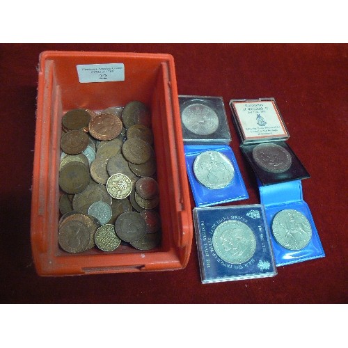 22 - A COLLECTION OF BRITISH COINS VICTORIA TO RECENT TIMES PLUS COLLECTION OF CROWNS