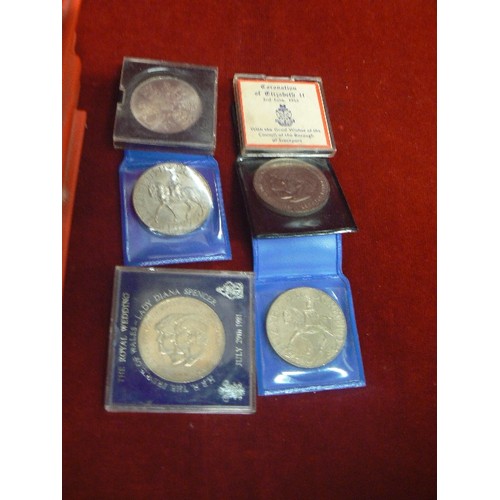 22 - A COLLECTION OF BRITISH COINS VICTORIA TO RECENT TIMES PLUS COLLECTION OF CROWNS